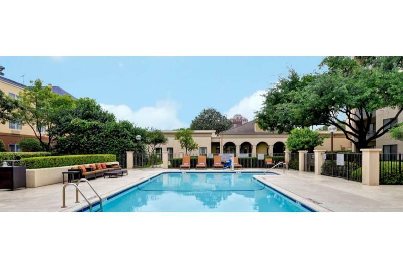 Courtyard Dallas Medical Market Center Exterior foto
